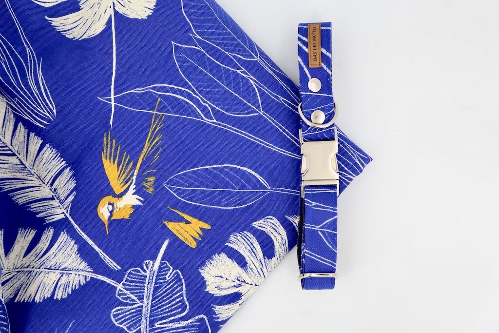 Collier NAVY BLUE
